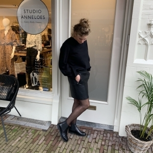 JUUL ZWART