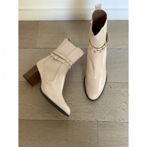 SELENA BEIGE
