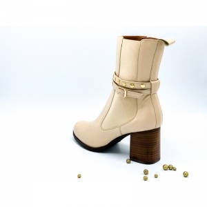 SELENA BEIGE