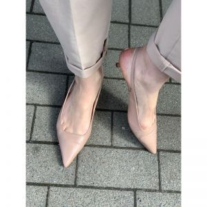 MEGAN OUD ROZE
